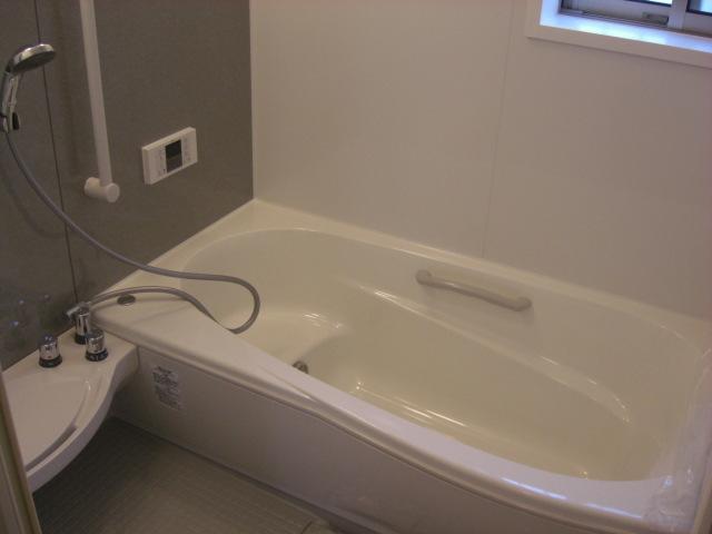 Bathroom. Local (11 May 2013) Shooting