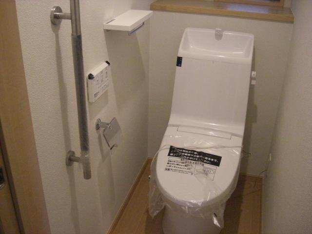 Toilet. Local (11 May 2013) Shooting