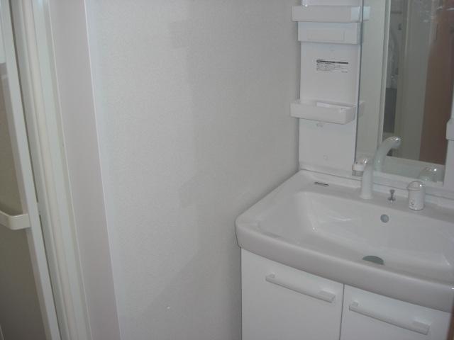 Wash basin, toilet. Local (11 May 2013) Shooting