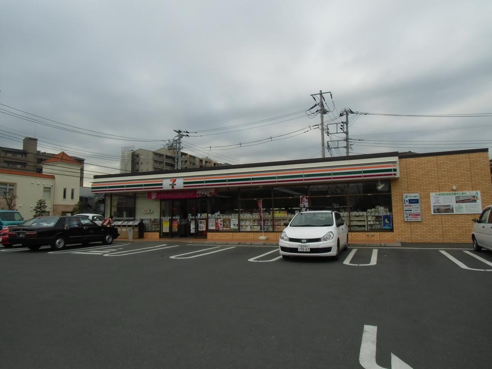 Convenience store. 1468m until the Seven-Eleven Yokohama Morinodai shop