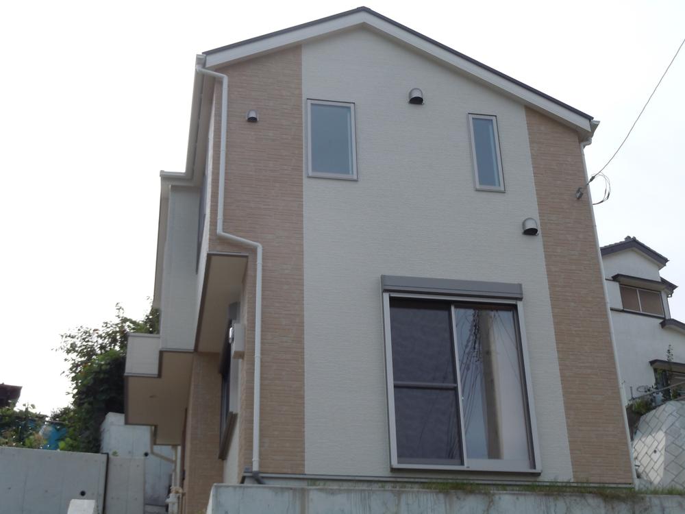 Local appearance photo. H Building Local (October 8, 2013) Shooting