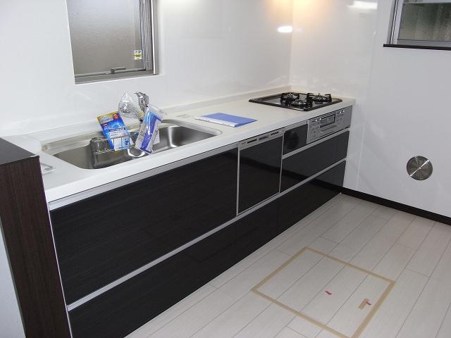 Kitchen. D Building (2013 December 16) shooting