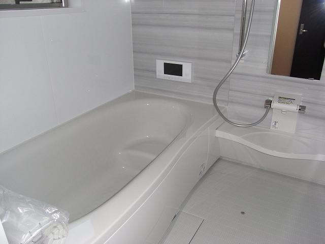 Bathroom. D Building (2013 December 16) shooting