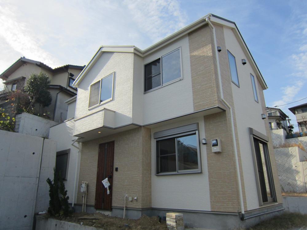 Local appearance photo. Local shooting