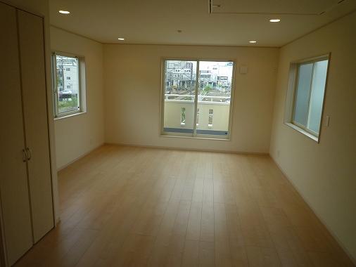 Living. Building 2 Living