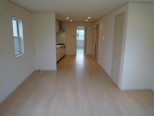 Living. Building 2 Living