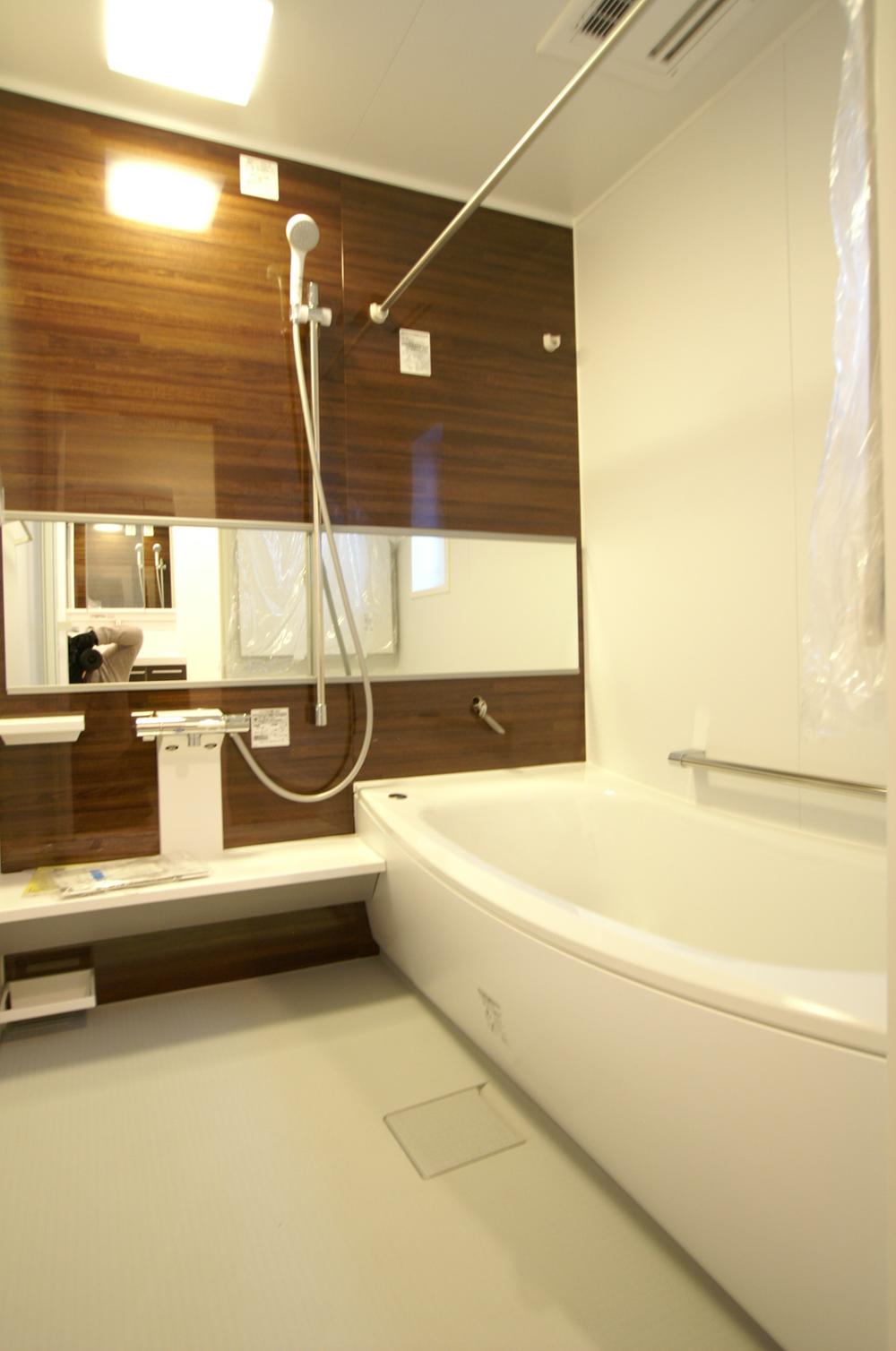 Bathroom. Indoor (12 May 2013) Shooting