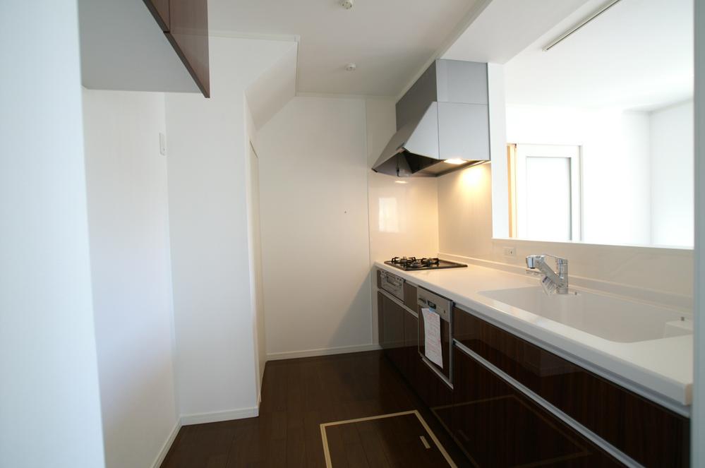 Kitchen. Indoor (12 May 2013) Shooting