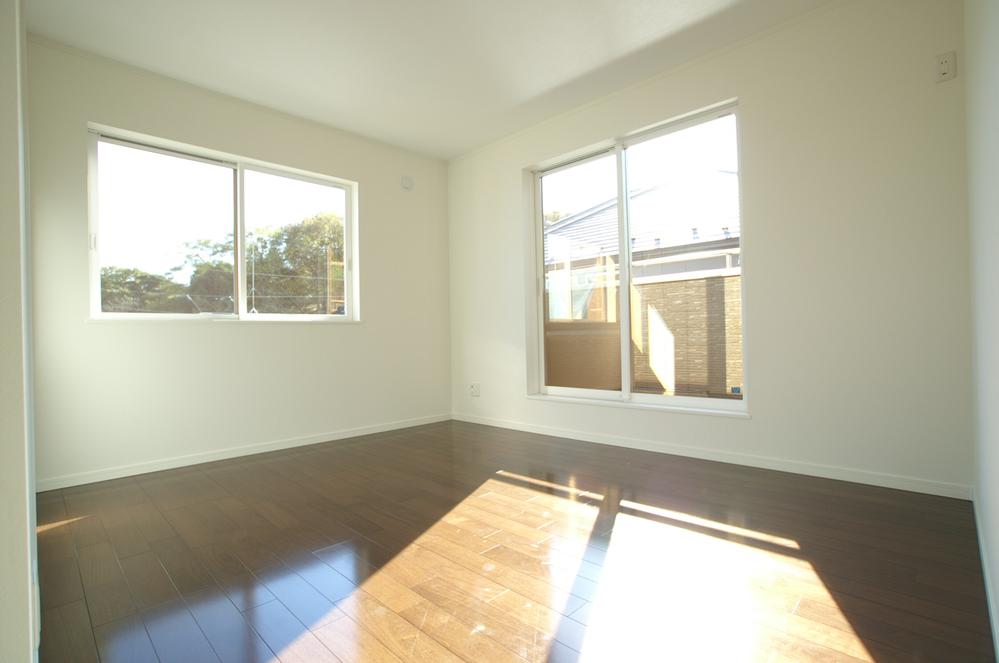 Non-living room. Indoor (12 May 2013) Shooting