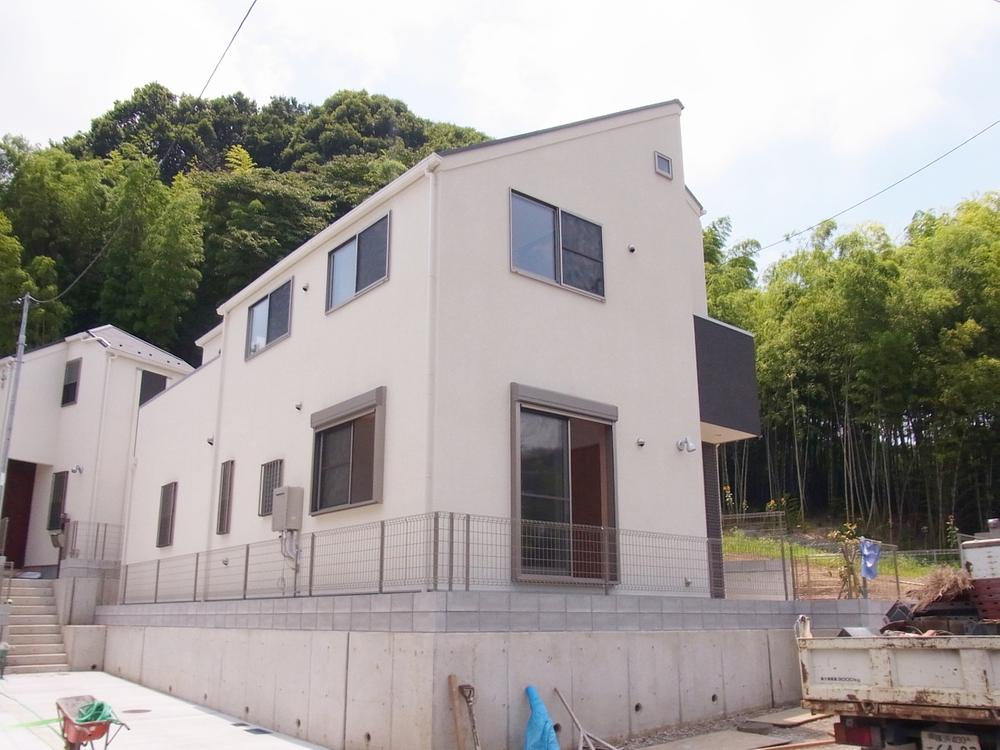 Local appearance photo. Local (07 May 2013) Shooting