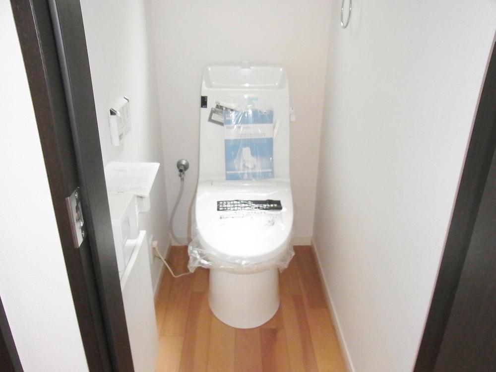 Toilet. Toilet (July 2013) Shooting