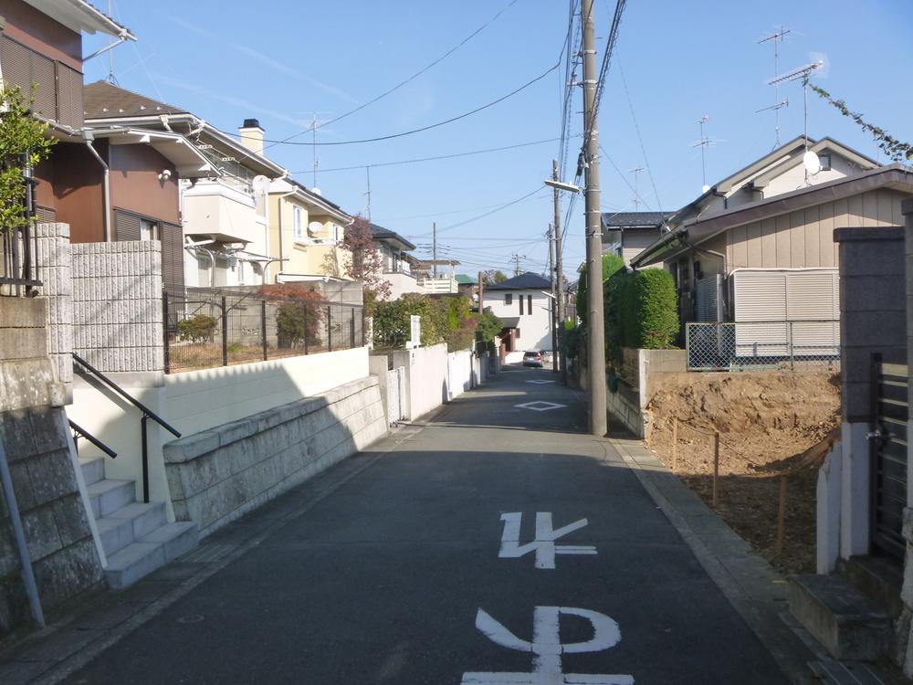 Local photos, including front road. Local (11 May 2013) Shooting