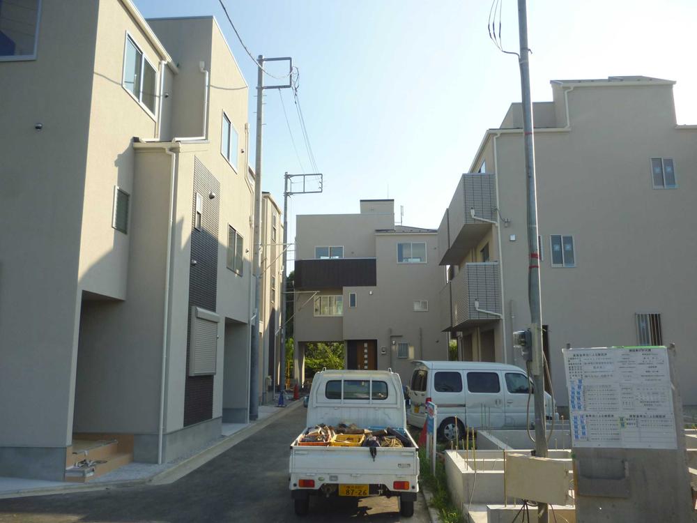 Local appearance photo. Local (09 May 2013) Shooting