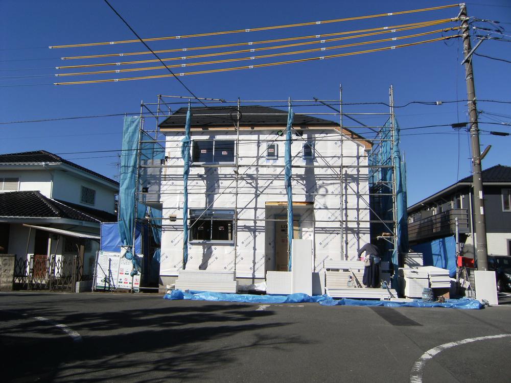 Local appearance photo. Local (12 May 2013) Shooting