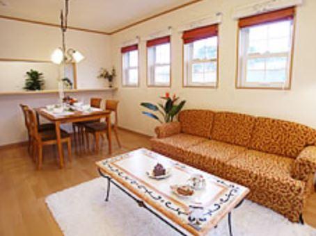 Same specifications photos (living). Same construction company construction cases