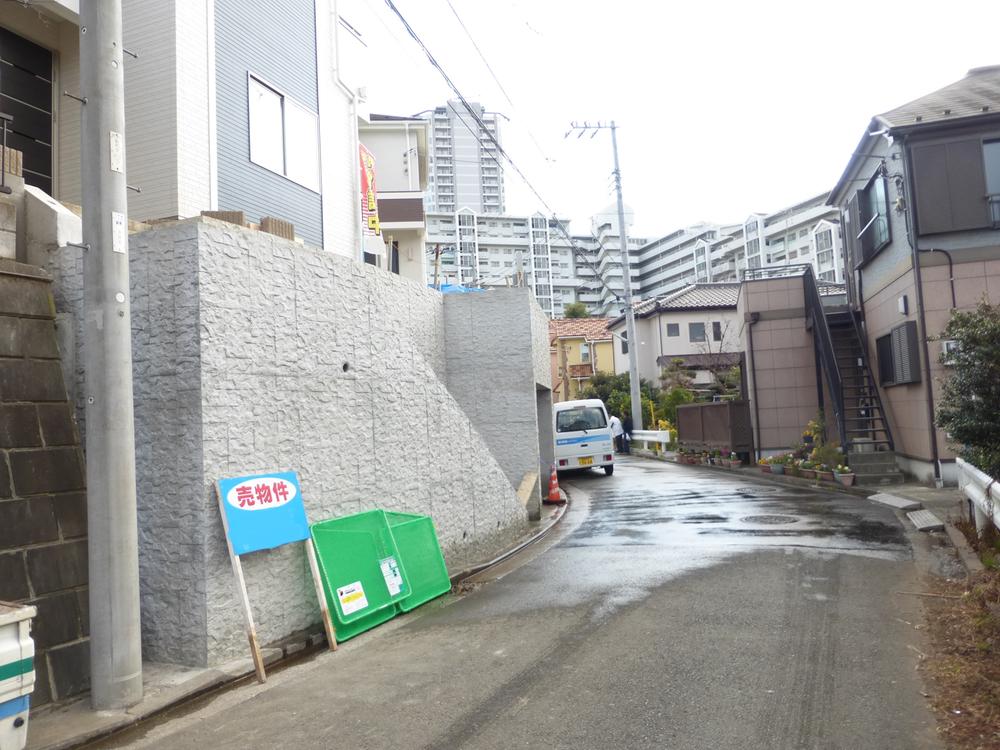 Local photos, including front road. Local (December 24, 2013) Shooting