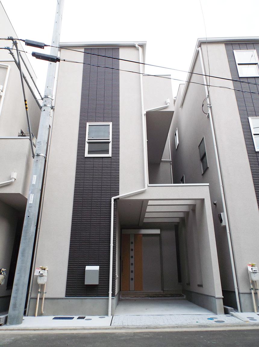 Local appearance photo. Local (10 May 2013) Shooting