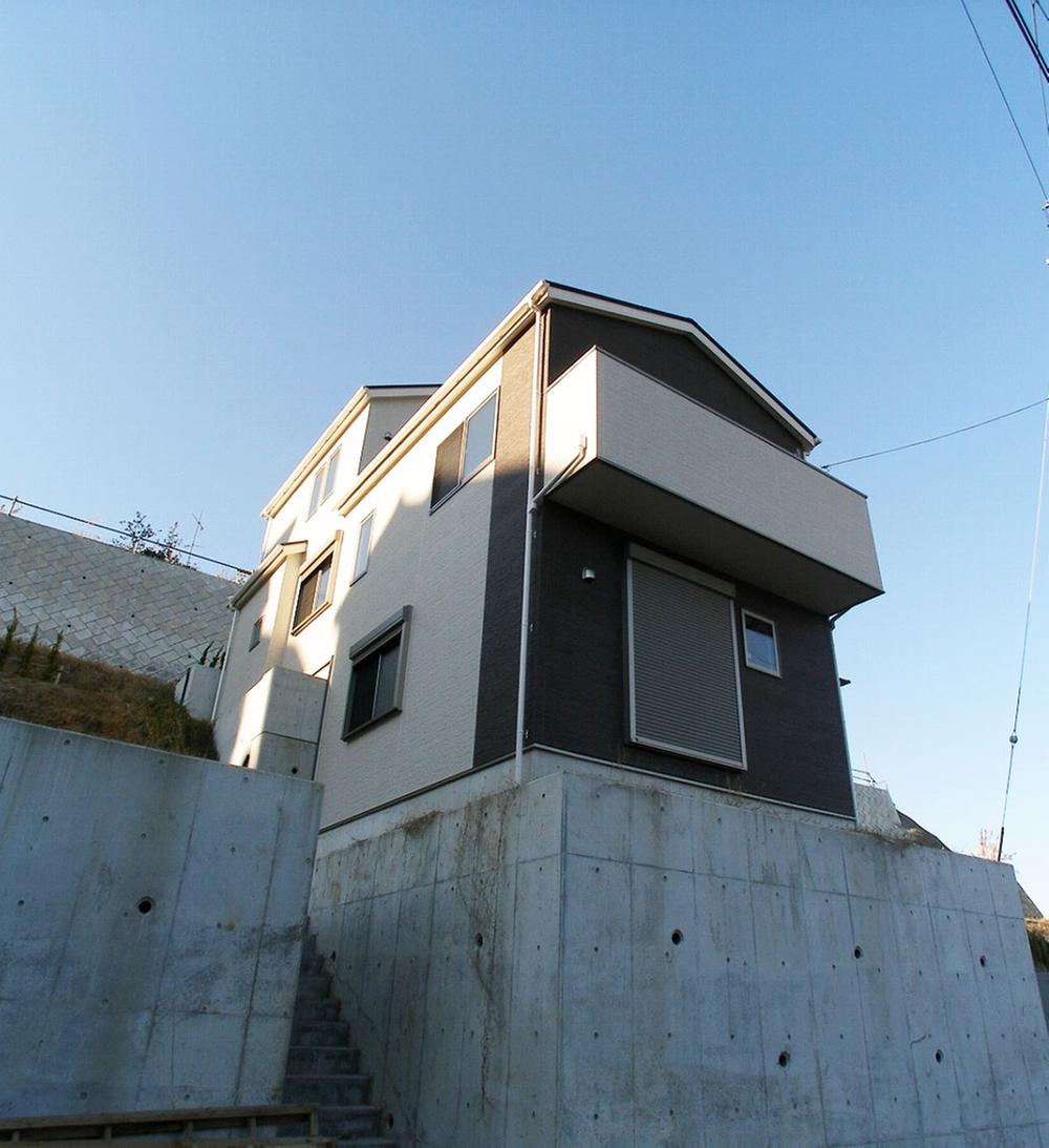 Local appearance photo. Building the completed D Building