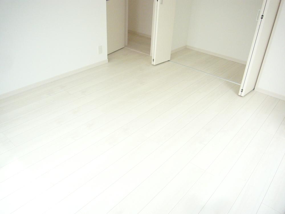 Non-living room. Indoor (August 23, 2013) Shooting