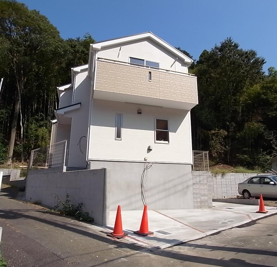 Local appearance photo. Local is a refreshing southwestward, Good atmosphere of green! 