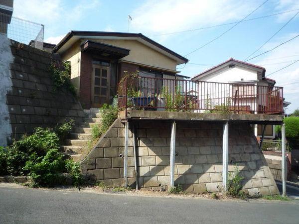 Local photos, including front road. Local (August 2013) Shooting