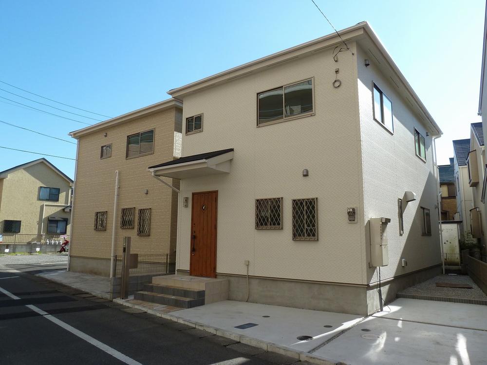 Same specifications photos (appearance). Appearance same specifications. Available upon color select Off