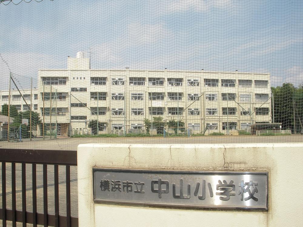 Primary school. 1329m up to elementary school in Yokohama Tatsunaka Mt.