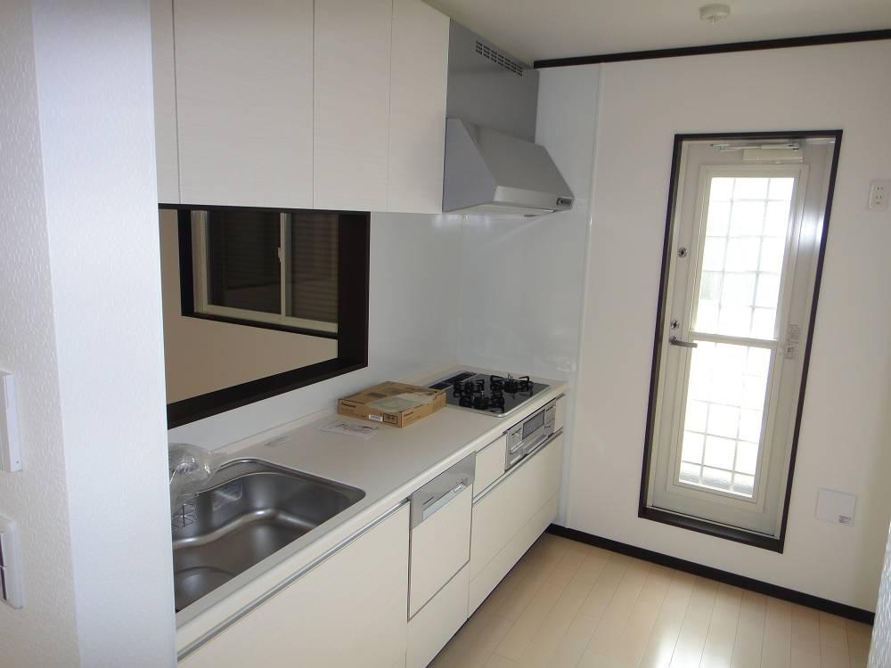 Same specifications photo (kitchen)