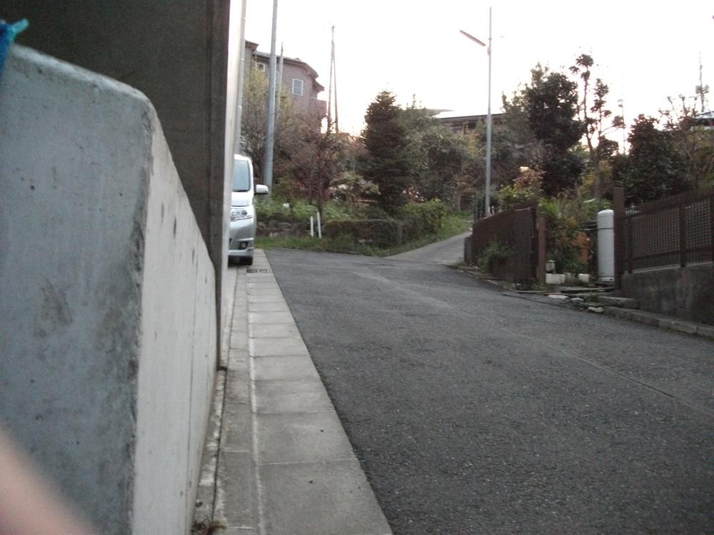 Local photos, including front road. Frontal road