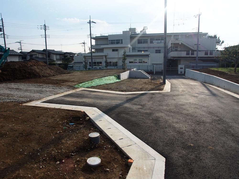 Local photos, including front road. 1 ~ 4 compartment site (November 2013) Shooting