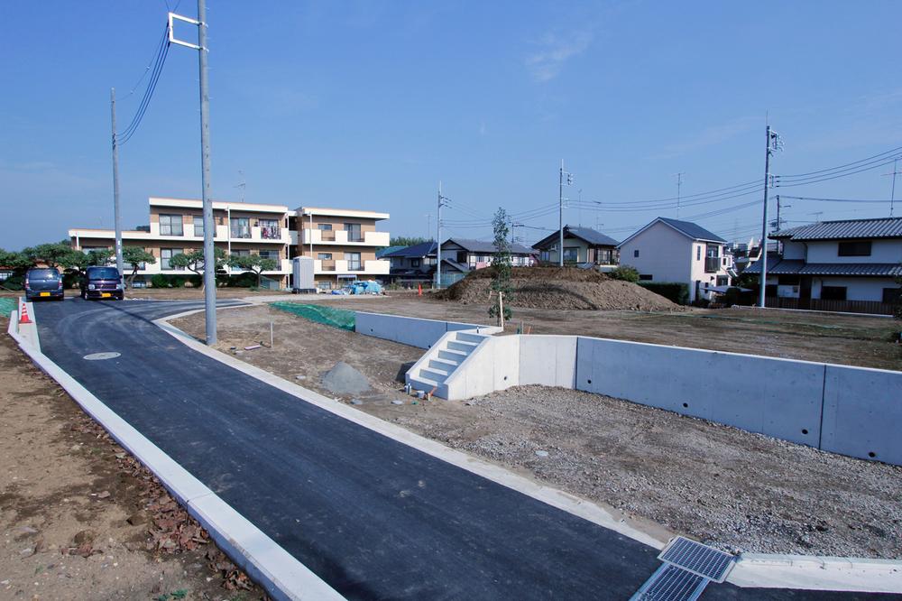 Local photos, including front road. 1 ~ 4 compartment site (November 2013) Shooting