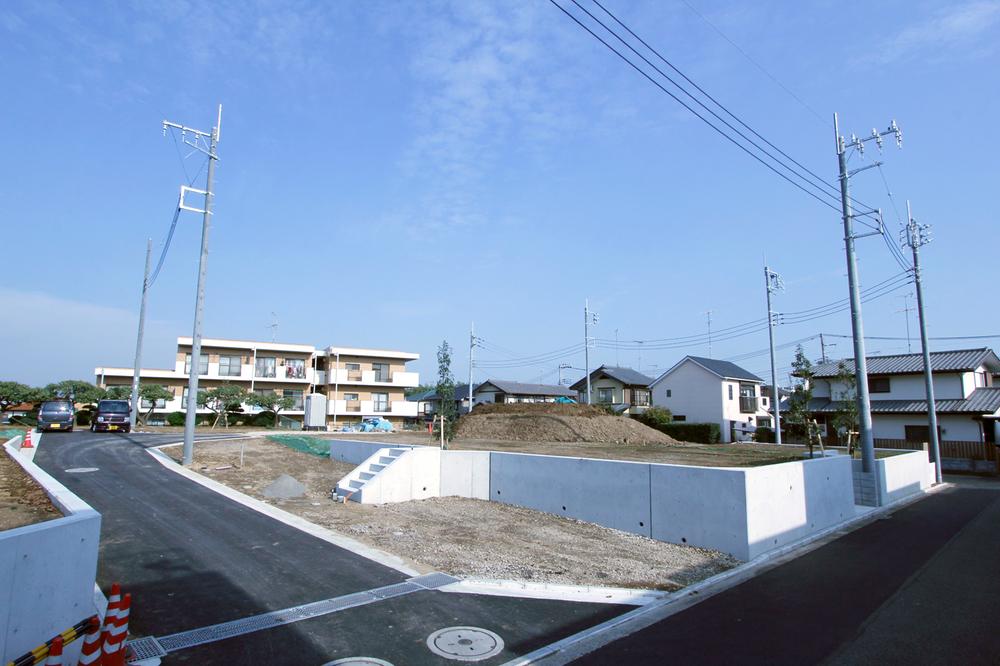 Local photos, including front road. 1 ~ 4 compartment site (November 2013) Shooting