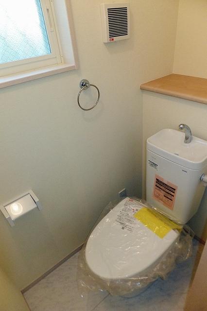 Toilet. Indoor (November 26, 2013) Shooting