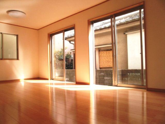 Same specifications photos (living). Same specifications