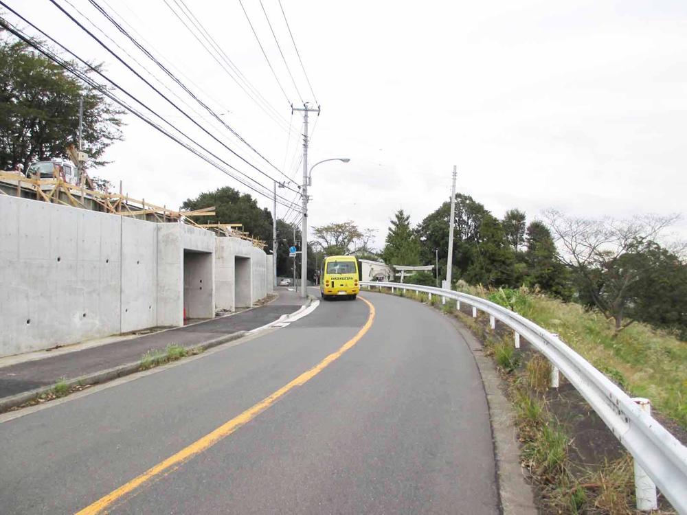 Local photos, including front road. Local (10 May 2013) Shooting