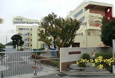 Primary school. 657m to Yokohama Municipal Ueyama Elementary School