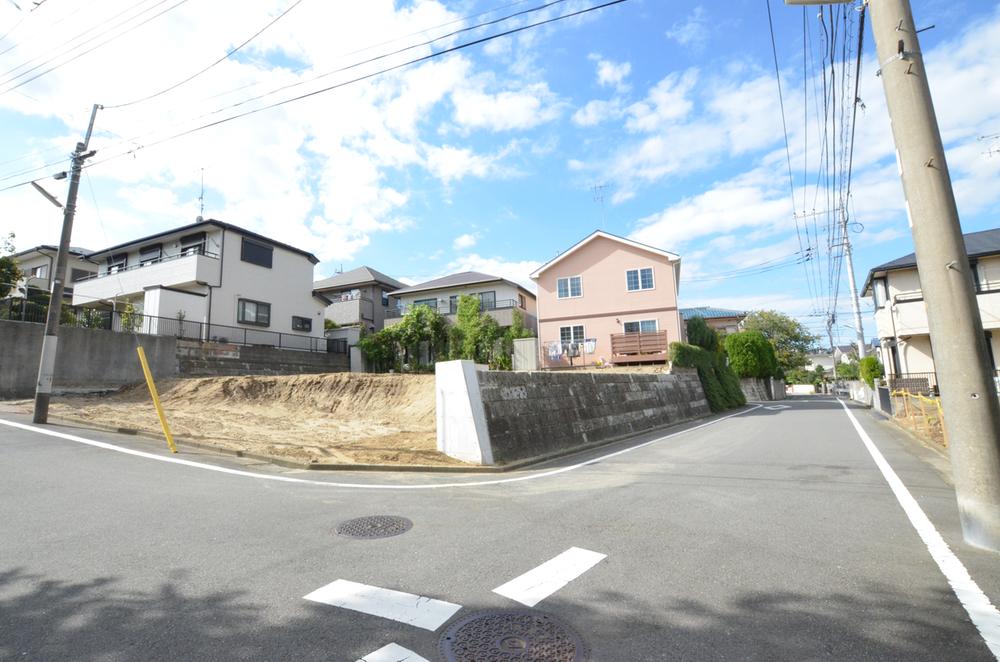 Local photos, including front road. Located on the front road widely feeling of freedom! Local (10 May 2013) Shooting