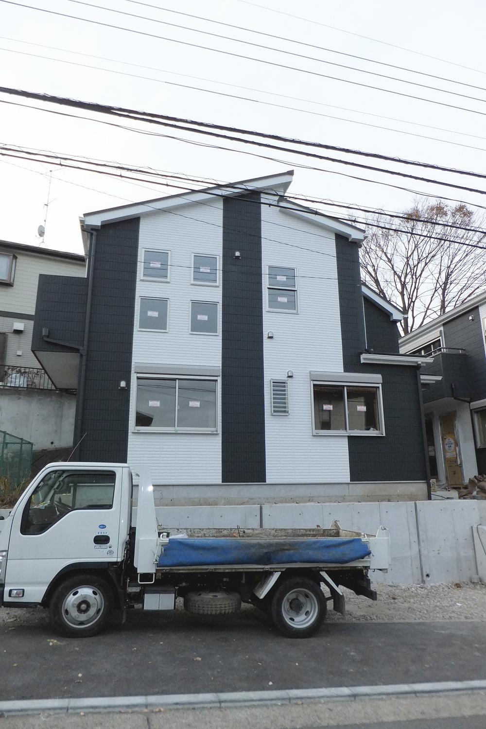 Parking lot. Local 1 Building (December 9, 2012) Shooting