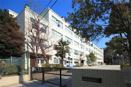 Primary school. Nagatsuta 550m until the second elementary school