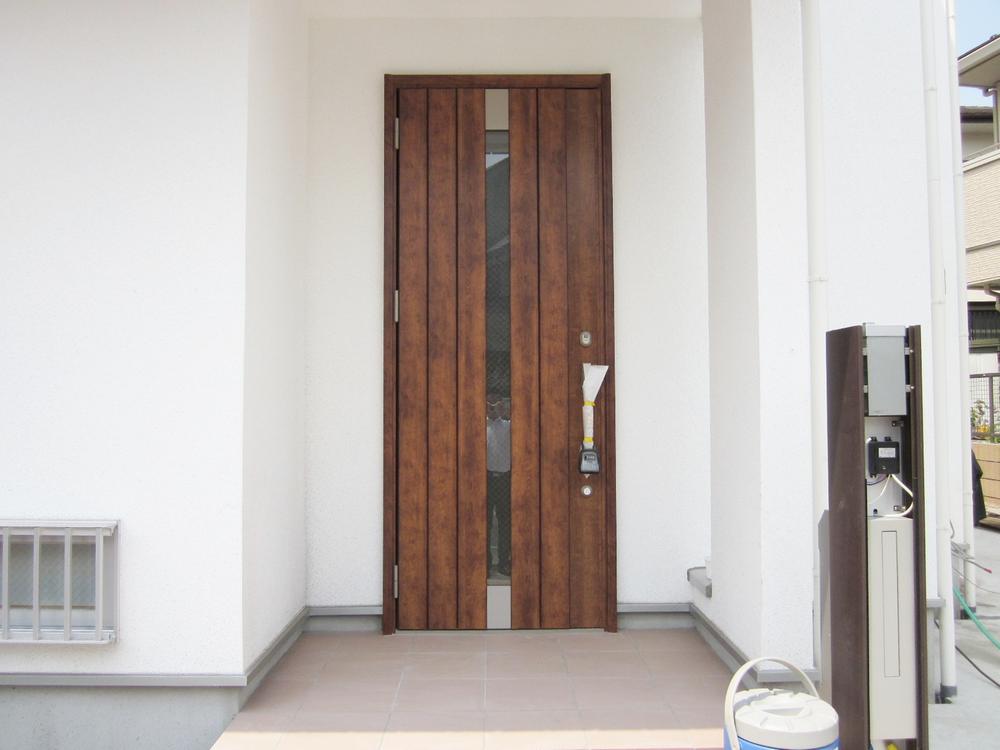 Entrance. Local (August 2013) Shooting