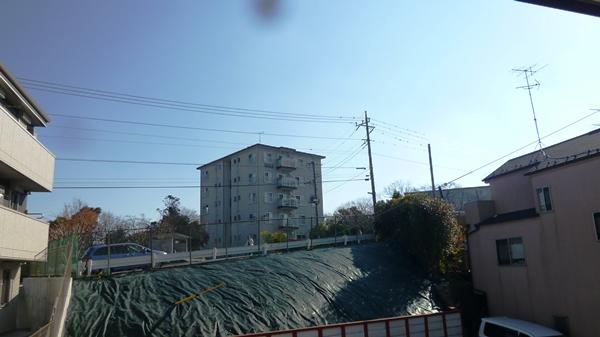 View photos from the dwelling unit. View from Building 3 (December 5, 2013) Shooting