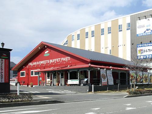 Other. Stylish store Italian & Suites Buffet "pasties" is about 320m ( ※ Located at a distance of 1). How about the Italian and homemade sweets and chocolate fondue, such as pasta and pizza in a popular drink Bar & Buffet style.