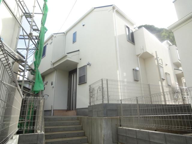 Local appearance photo. It is the appearance of bright impression that white was the keynote. (5 Building)