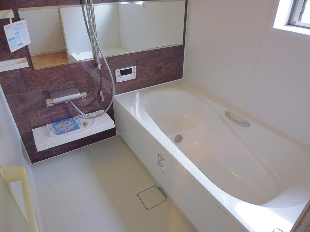 Bathroom. 8 Building