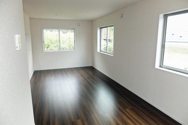 Living. 5 Building room (October 21, 2013) Shooting