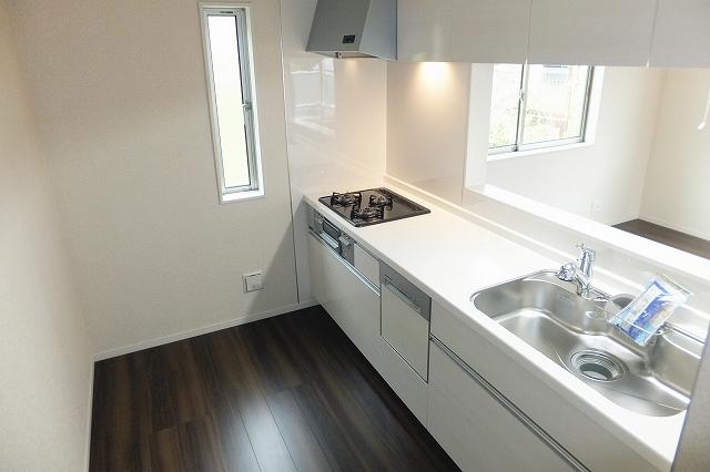 Kitchen. 5 Building room (October 21, 2013) Shooting