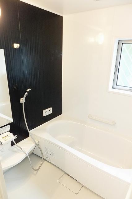 Bathroom. 5 Building room (October 21, 2013) Shooting