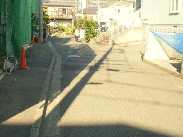 Local photos, including front road. Frontal road