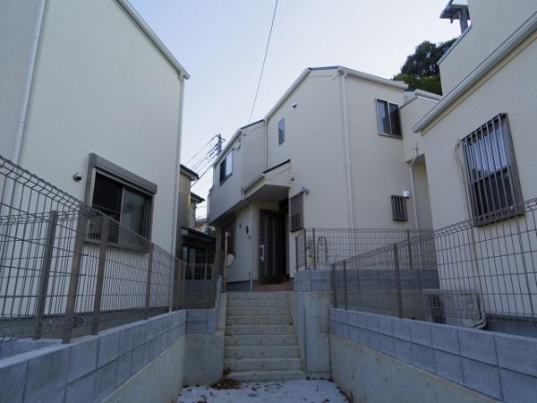 Local appearance photo. Local (12 May 2013) Shooting