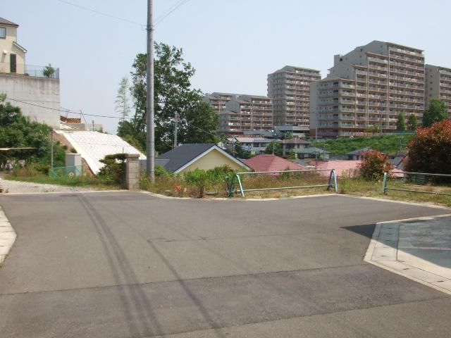 Local photos, including front road. Local (May 2013) Shooting